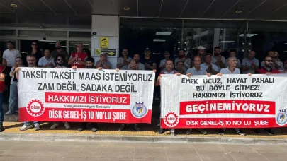 Karşıyaka Belediyesi önünde iş bırakma eylemi sürüyor
