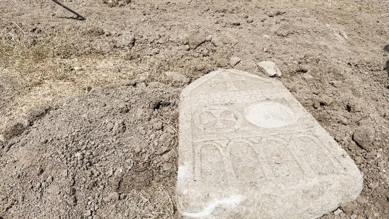 Çorum’da Kanal Çalışmasında Tarihi Mezar Taşı Bulundu