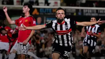 Manchester United Lig Kupası’nda 4. lig takımına elendi: Grimsby Town dev katili oldu