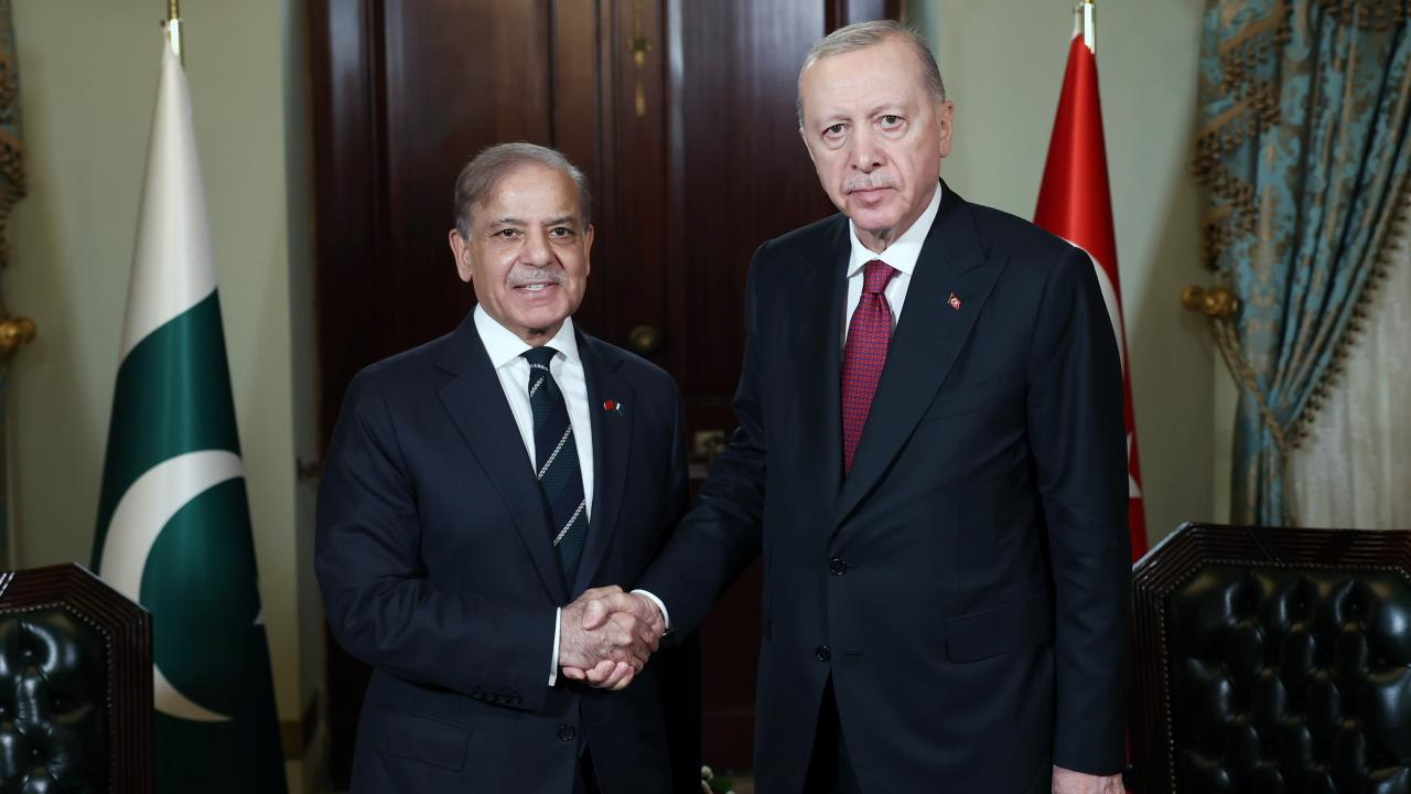 Cumhurbaşkanı Erdoğan, Pakistan Başbakanı Şahbaz Şerif ile telefonda görüştü