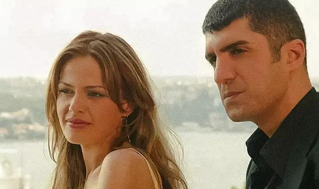 Haziran Gecesi&#039;nin Havin&#039;iydi! Naz Elmas davette ortaya çıktı|Arkasını dönüp...