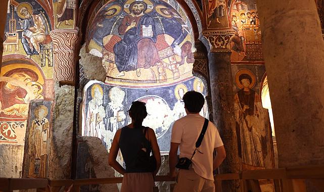 Kapadokya'daki Karanlık Kilise turistlerin gözdesi oldu