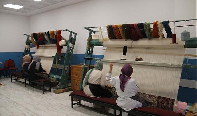 Sivas halısına yoğun talep: Bir yıl sıra bekleniyor