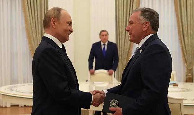 Trump, Putin ve Zelenskiy ile görüşmeye açık