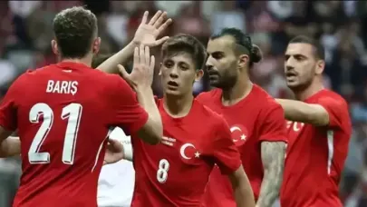 10 kişi kalan Milli Futbol takımı , Gürcistan'ı 3 golle devirdi