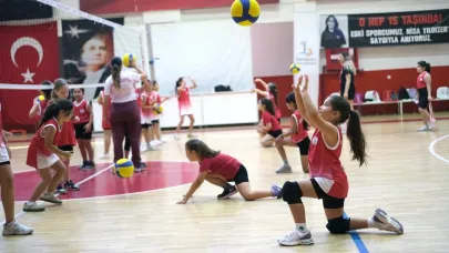 Bayraklı’da yaz spor okulları yoğun ilgi gördü