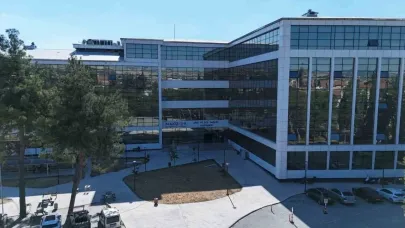 MAKÜ öğretim üyesi tedavi skandalıyla açığa alındı