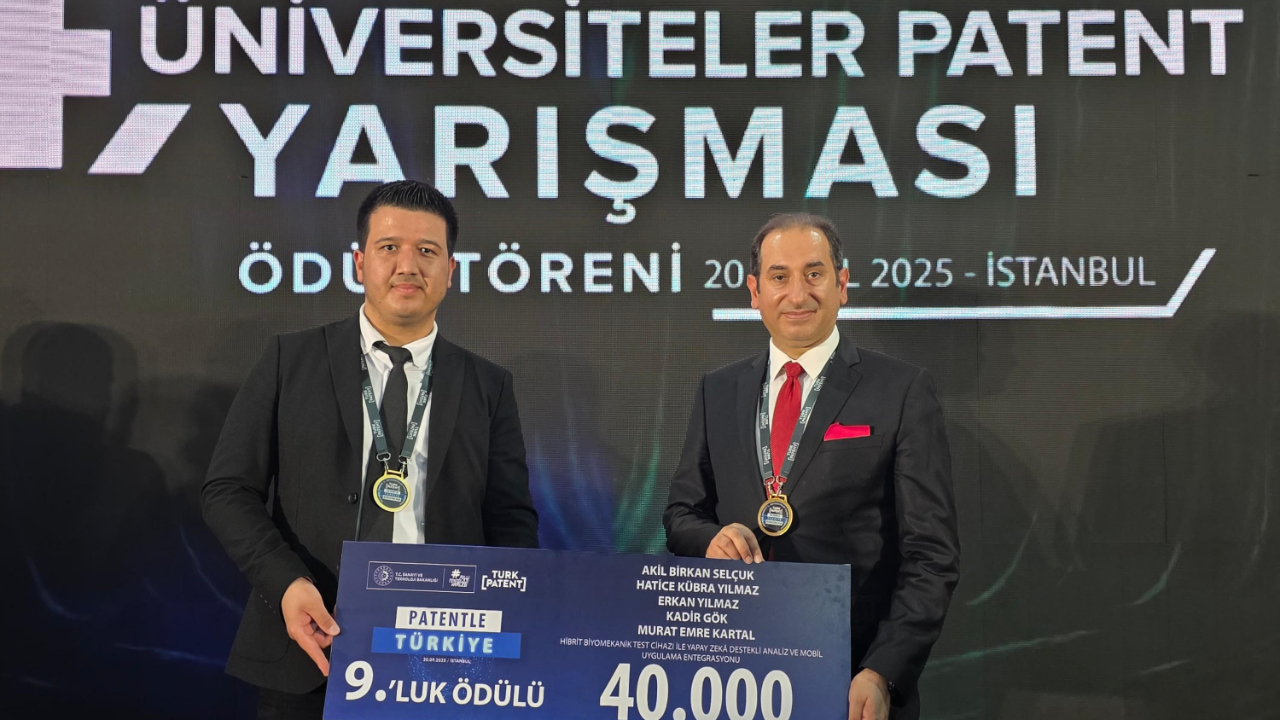 İzmir Demokrasi Üniversitesi’ne TEKNOFEST’te Ödül