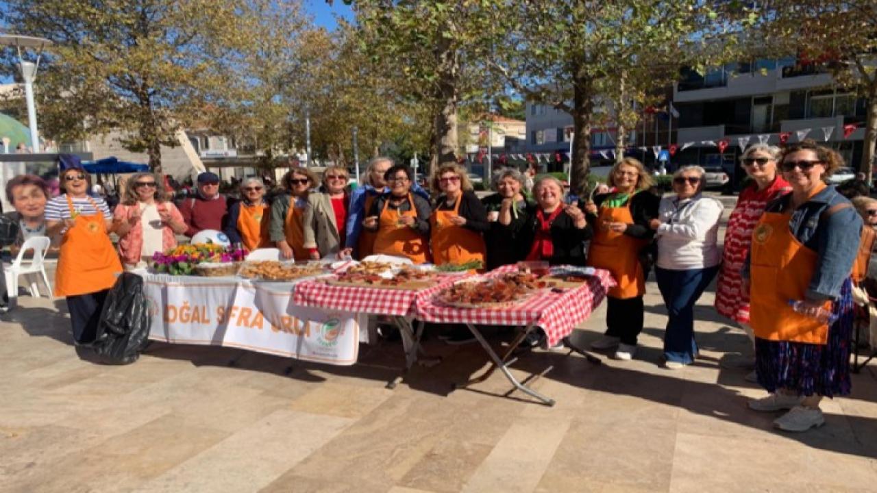 29 Ekim etkinliklerine annelerden salça ekmek desteği