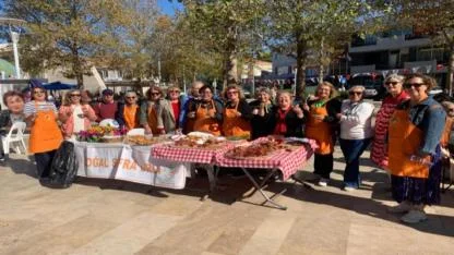 29 Ekim etkinliklerine annelerden salça ekmek desteği