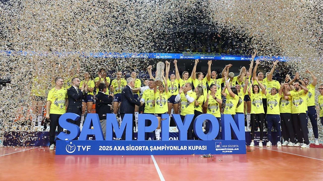 Fenerbahçe VakıfBank’ı devirdi, kupayı 6. kez kazandı