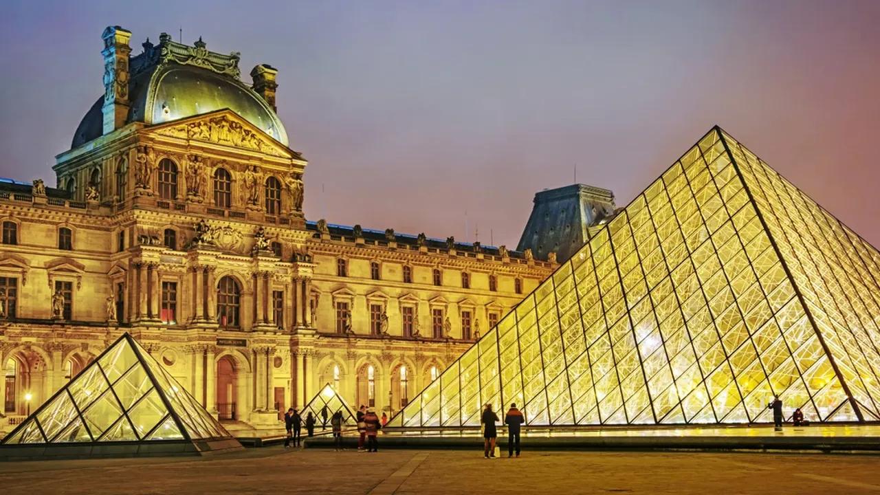 Louvre Müzesi'ni soyanlar yakalandı!
