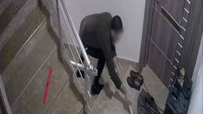 Komşu kavgası büyüdü: Kapıya dışkı ve yağ bıraktı