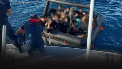 İzmir'de can pazarı: 75 düzensiz göçmen kurtarıldı