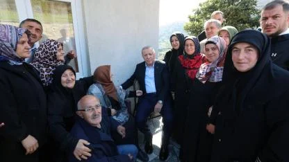 Erdoğan’dan Rize Güneysu’da samimi komşu ziyareti