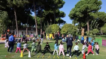 Çocuklar Aydın’da sporla hem eğleniyor hem öğreniyor