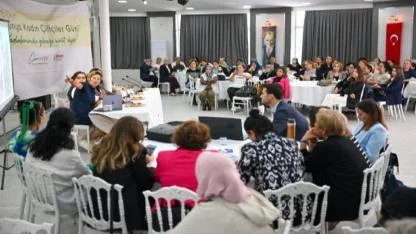 Bornovalı kadınlar Kent Bostanları ile geleceğe umut ekiyor