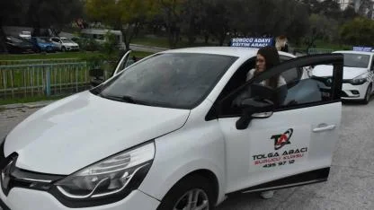 2026 ehliyet fiyatları artıyor: İzmir'de kurslara yoğun talep