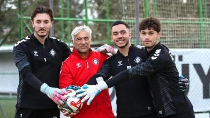 Altay'da 3 kaleci görev yaptı!