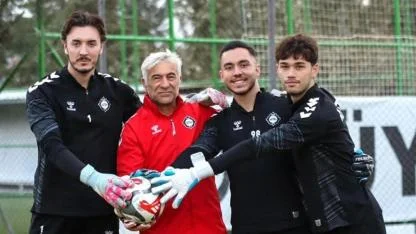 Altay'da 3 kaleci görev yaptı!