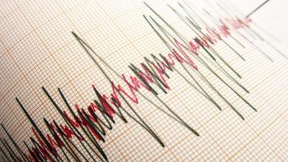 Balıkesir Sındırgı peş peşe sallandı! 5 dakikada 3 deprem oldu