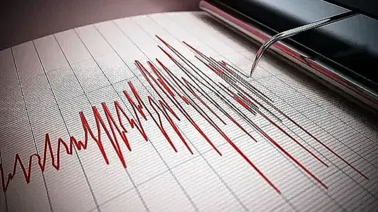 Balıkesir Sındırgı&#039;da 4.4 büyüklüğünde bir deprem daha oldu