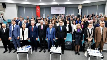 Bornova’da Muhtarlar Akademisi düzenlendi