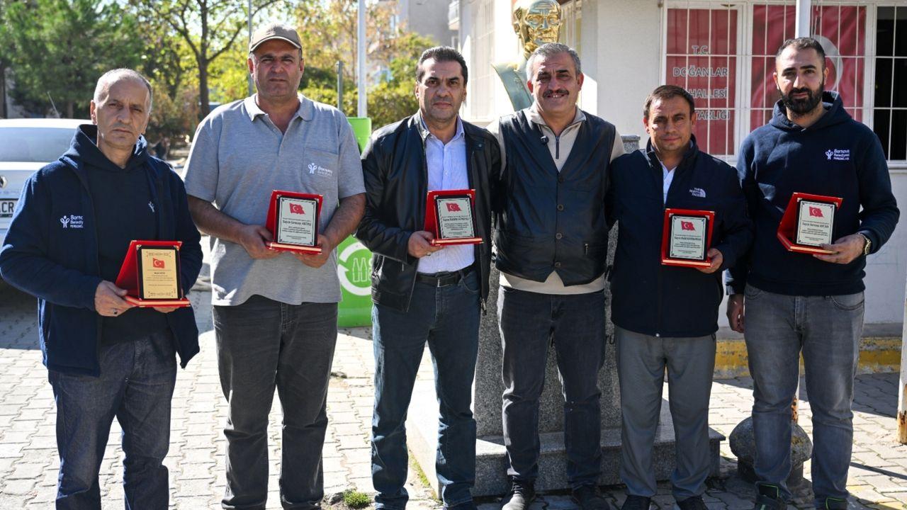 Bornova’da temizlik emekçilerine anlamlı jes