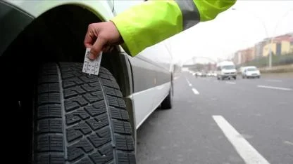 Bugünden itibaren 5 ay zorunlu! Kurala uymayan sürücülere 6 bin TL ceza var