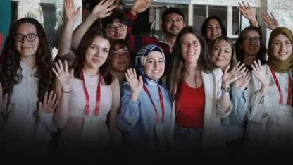 Çeşme Belediyesinden üniversiteli gençlere eğitim desteği