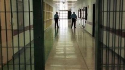 Cezaevindeki baba, açık görüşte 4 yaşındaki kızını öldüresiye dövdü.