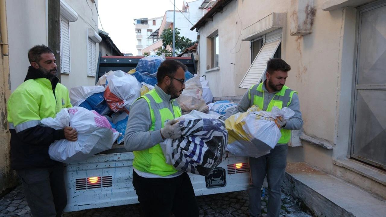 Dikili Belediyesi ihtiyaç sahibi vatandaşların yanında
