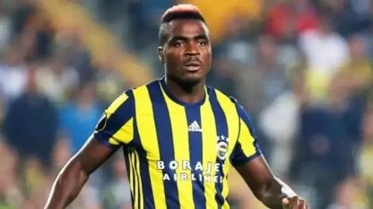 Galatasaray'ın puan kaybı sonrası Fenerbahçeli eski futbolcu Emenike'den olay paylaşım!