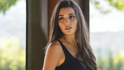 Hande Erçel 'İki Dünya Bir Dilek' galasına damga vurdu! Saçı, makyajı ve elbisesi tam not aldı