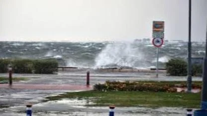 İzmir’de gök gürültülü sağanak alarmı: Meteoroloji ilçe ilçe uyardı.