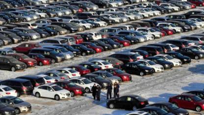 İzmir’de oto galericiler siteye savaş açtı: İlan ücretleri kiraları geçti!