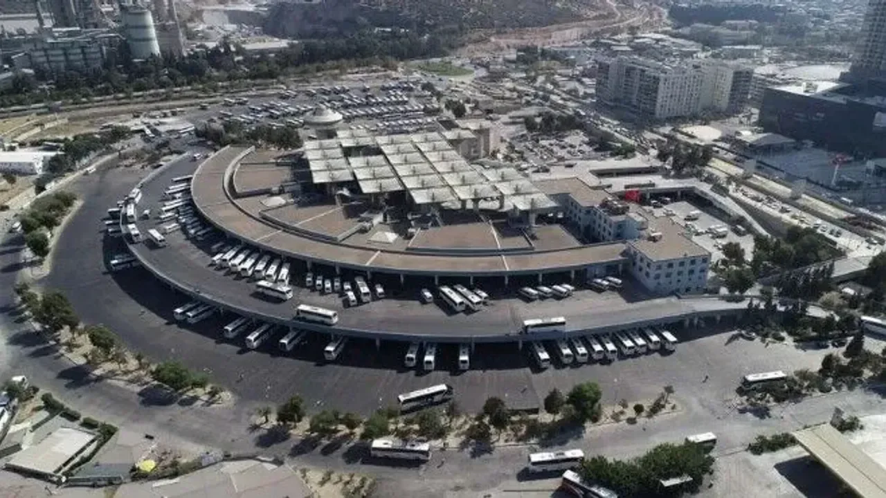 İzmir&#039;de otogar krizi sürüyor: Yargı kararına rağmen haciz uygulandı!