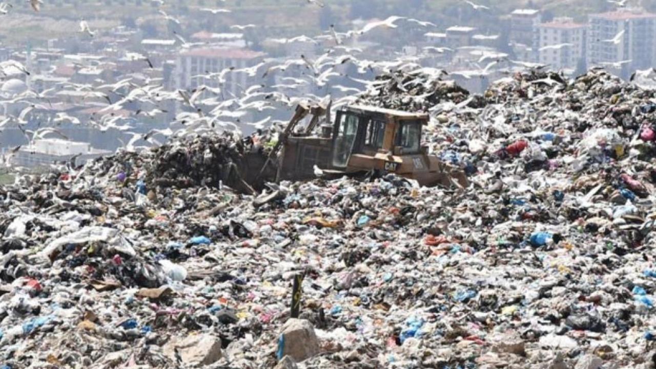 İzmir’in çöp yükünü yine Harmandalı mı çekecek? Uzmanlar afet riskine dikkat çekti