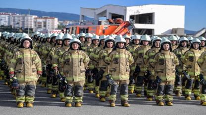 İzmir’in yeni itfaiye memurları göreve hazır