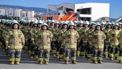 İzmir’in yeni itfaiye memurları göreve hazır