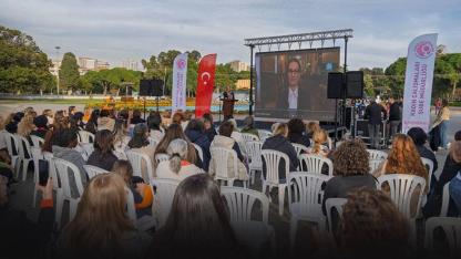 Kadına şiddete karşı İzmir’den dünyaya çağrı... "Buradayım, iyiyim!"