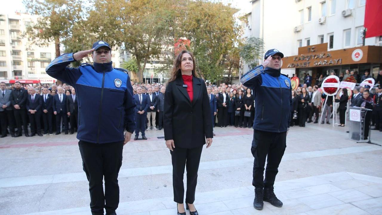 Karşıyaka tek yürek oldu, Ata’ya selam durdu!