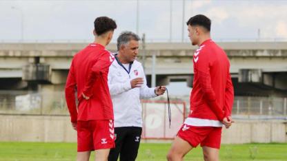 Karşıyaka'da bahisçi oyuncular için açıklama: Sahada 11, tribünde binler olacağız