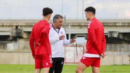 Karşıyaka'da bahisçi oyuncular için açıklama: Sahada 11, tribünde binler olacağız