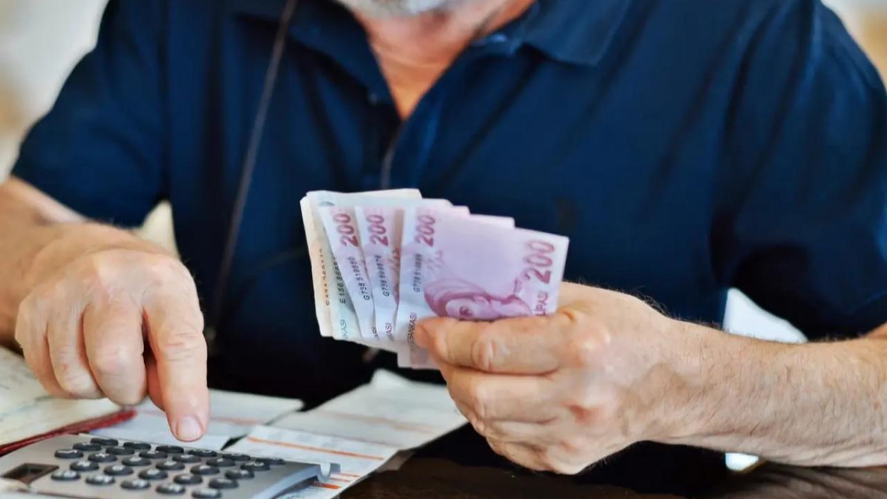 Merkez Bankası&#039;nın enflasyon tahmini değişti! İşte yeni orana göre emekliye yapılacak zam