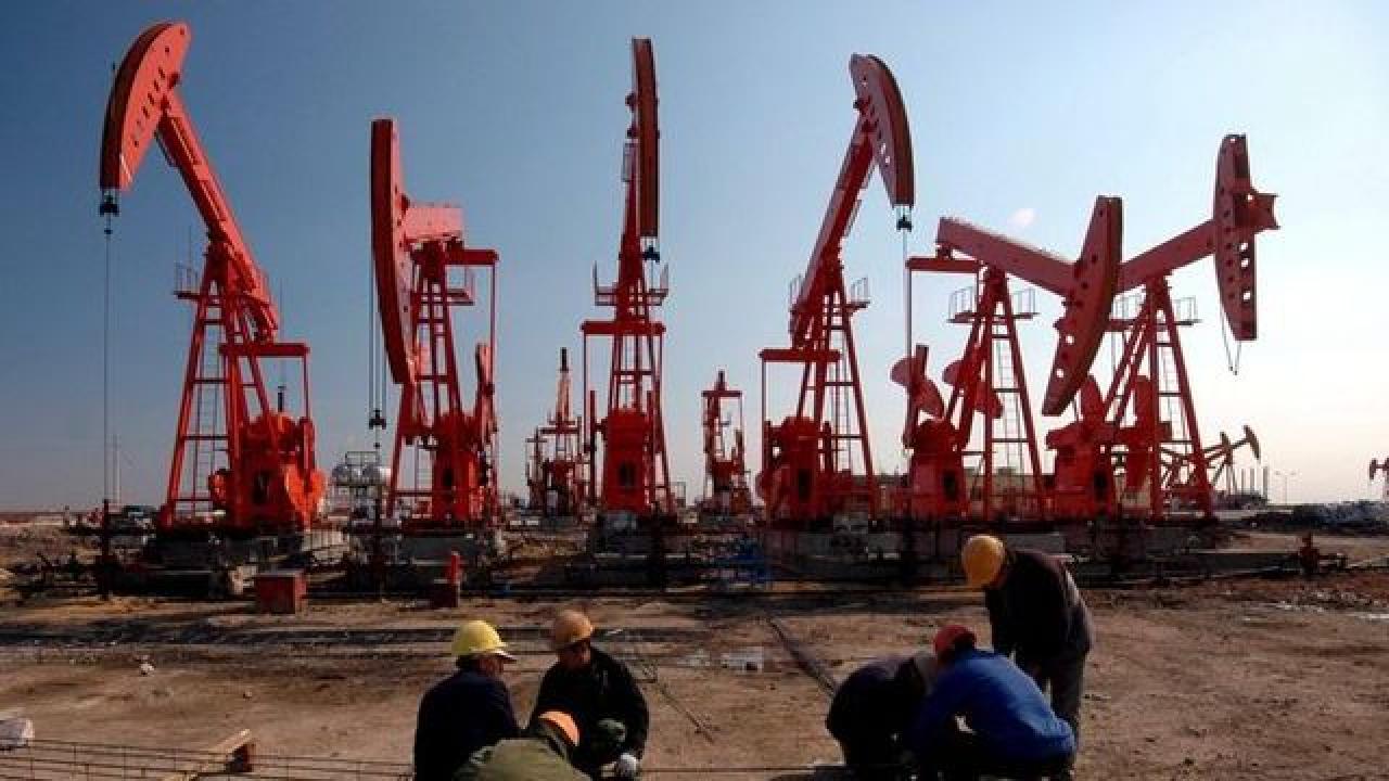 Petrol Trump-Putin görüşmesi öncesi geriledi