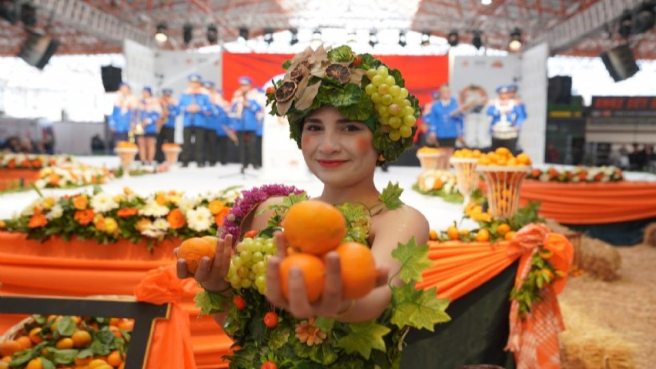 Seferihisar Belediyesi&#039;nin düzenlediği Mandalina Şenliği, bu yıl 25’inci kez düzenlenecek