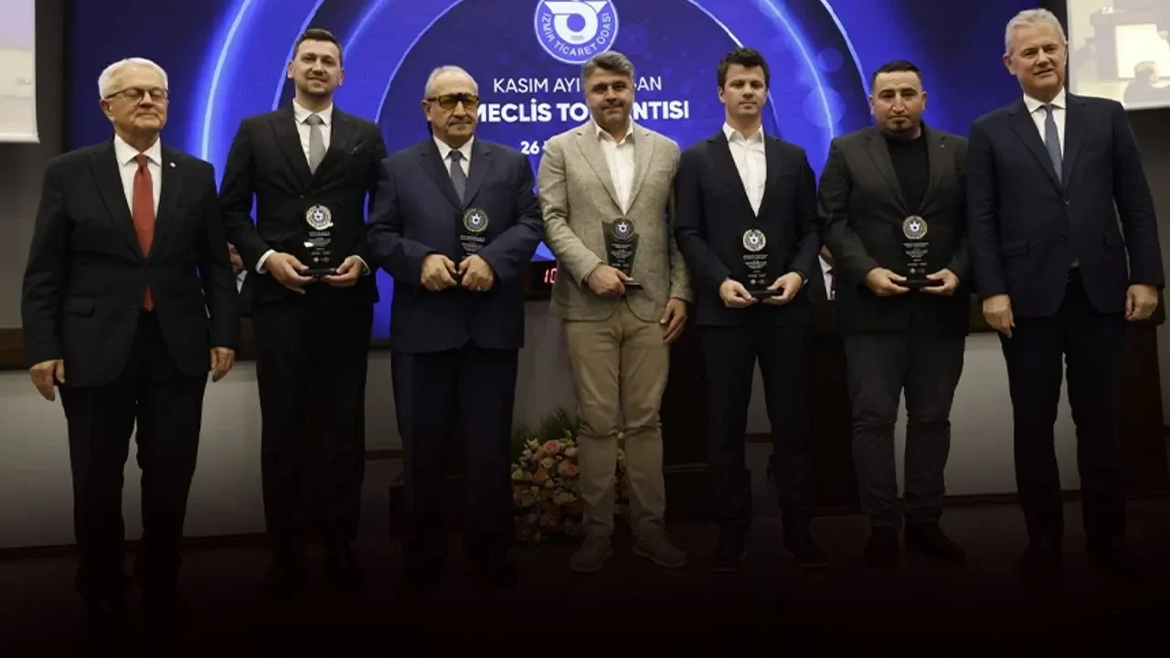 Yılın en çok büyüyen İzmirli firmaları belli oldu: Plaketlerini Özgener verdi!