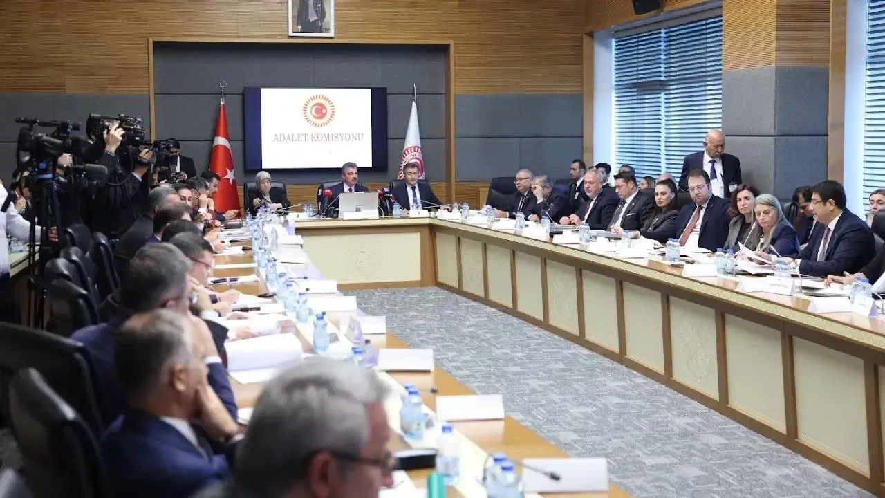 Adalet Komisyonu&#039;nda 11. Yargı Paketi&#039;nin ilk 15 maddesi kabul edildi