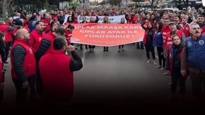 Büyükşehir ‘maaşlar yatacak’ dedi, sendika eylemden vazgeçmedi: Ayakkabısız ve çorapsız protesto!